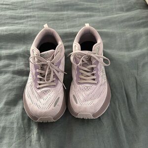 Lavender Hoka Bondi 8 size 7.5B